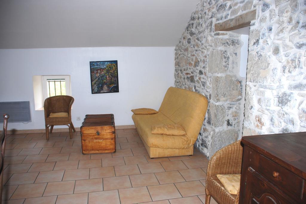 Les Jardins Du Mas Evesque Bed & Breakfast Rousson  Cameră foto