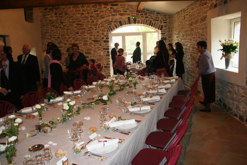 Les Jardins Du Mas Evesque Bed & Breakfast Rousson  Exterior foto