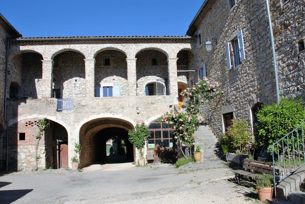 Les Jardins Du Mas Evesque Bed & Breakfast Rousson  Exterior foto